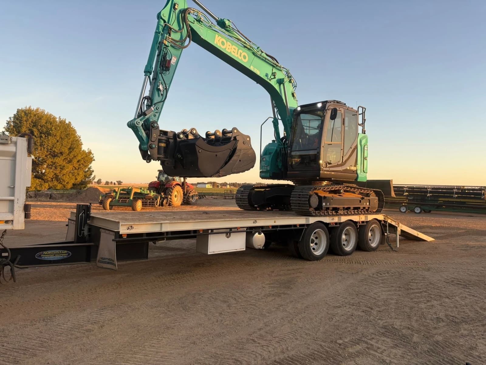 Excavator, 14 tonne Kobelco