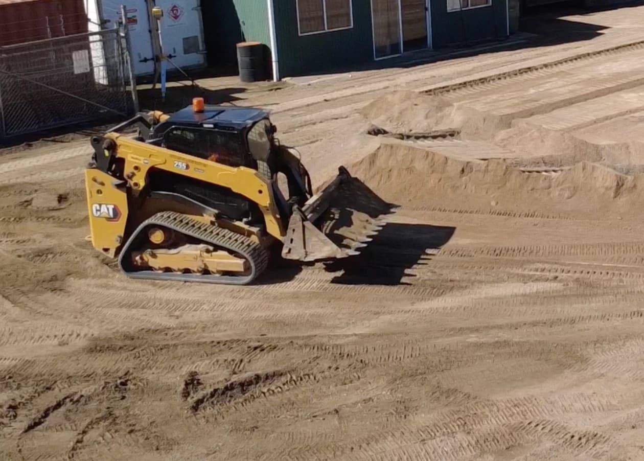 Skid-steer loader, CAT