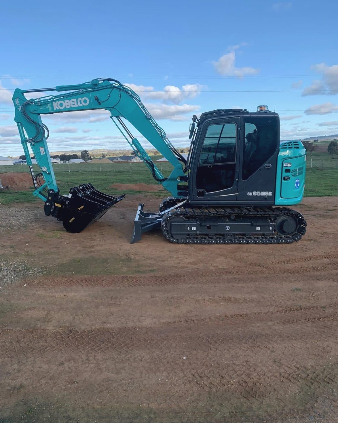 Excavator, 8 tonne Kobelco