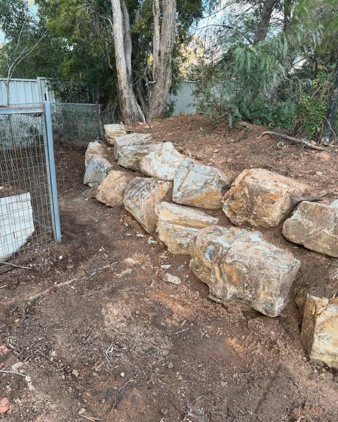Rock retaining wall, Wagga Wagga
